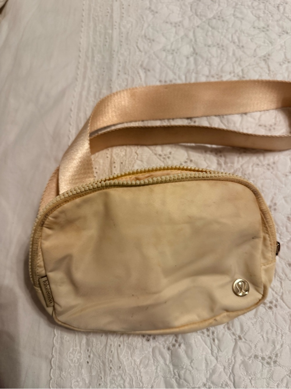 lululemon athletica Beige/Cream Crossbody Pouch